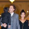 Nicolas Cage et sa femme Alice avec leur fils Kal-El lors d'une soirée à Bucarest en octobre 2010
