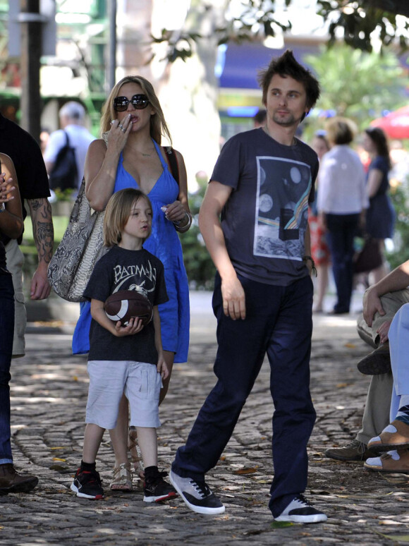 Kate Hudson et les hommes de sa vie : son fils Ryder et Matthew Bellamy de Muse à Buenos Aires en Argentine le 2 avril 2011