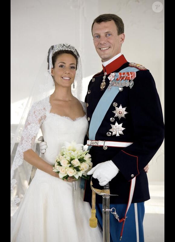 Marie Cavallier et son époux Joachim de Danemark posent pour la photo officielle. Danemark, 24 mai 2008