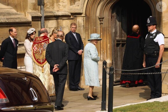 Au cours du week-end pascal 2011, où elle a assisté à une messe du révérend David Conner à Windsor (photo), la reine Elizabeth s'est déplacée à Avening, dans le Gloucestershire, pour le baptême de la petite Savannah, son premier arrière-petit-enfant.