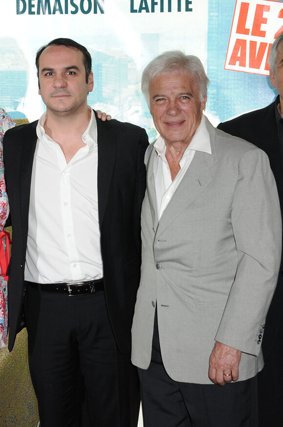 François-Xavier Demaison et Guy Bedos lors de l'avant-première le 26 avril 2011 à Paris du film Moi, Michel G., Milliardaire, Maître du monde