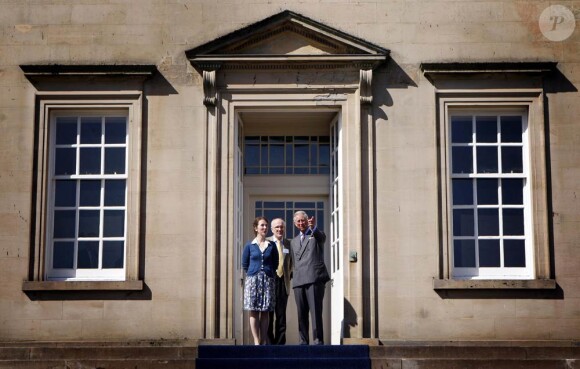 Mercredi 27 avril 2011, le prince Charles a rencontré les futurs premiers mariés de Dumfries House, en Ecosse, qu'il a rachetée en 2007 pour l'ouvrir au public.