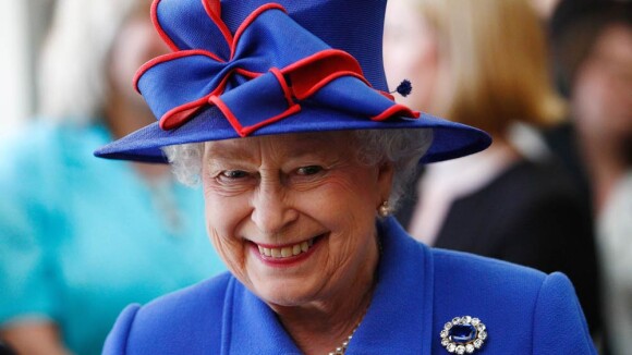 Elizabeth II fêtée, le prince Charles fait de l'oeil à d'autres jeunes mariés !