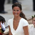Pippa Middleton avec Margarita Armstrong-Jones à l'Abbaye de Westminster à l'occasion du mariage de sa soeur Kate avec le Prince William, le 29 avril 2011
