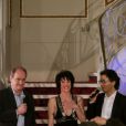 Claire Pérot, Pierre Lescure et Laurent Bentata, en plein fou rire ce 5 mai 2011 au Théâtre Marigny 