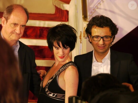 Claire Pérot, Pierre Lescure et Laurent Bentata posent le 5 mai 2011 lors de la conférence de presse au Théâtre Marigny