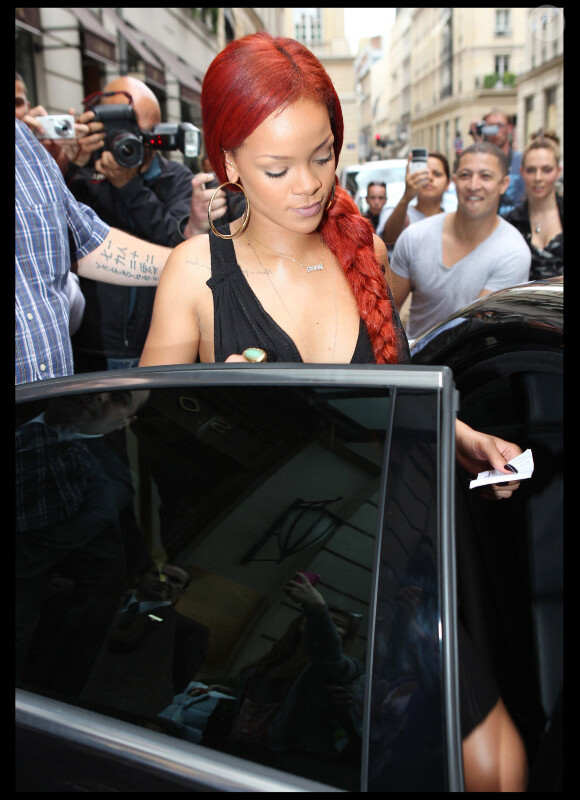 Après après avoir fait une escale dans la ville des lumières, Rihanna va prendre son jet privé pour se rendre à Londres. Paris, 8 mai 2011
