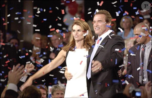Arnold Schwarzenegger et Maria Shriver lors de la victoire d'Arnold à l'élection de Gouverneur de Californie, à Los Angeles, en novembre 2003.