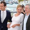 Jude Law, Uma Thurman et Robert de Niro (président), membres du jury du 64e festival de Cannes le 11 mai 2011
