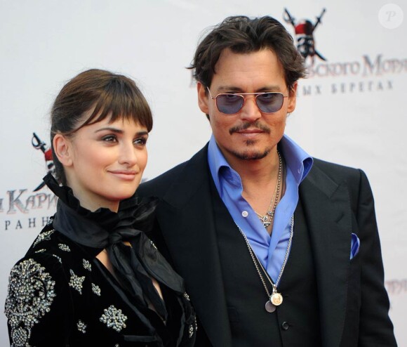 Penélope Cruz et Johnny Depp à l'occasion de l'avant-première mondiale de Pirates des Caraïbes - La Fontaine de Jouvence, à Moscou, le 11 mai 2011.