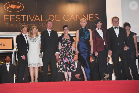 Toute l'équipe de We need to talk about Kevin, dans le cadre du 64e Festival de Cannes, le 13 mai 2011.