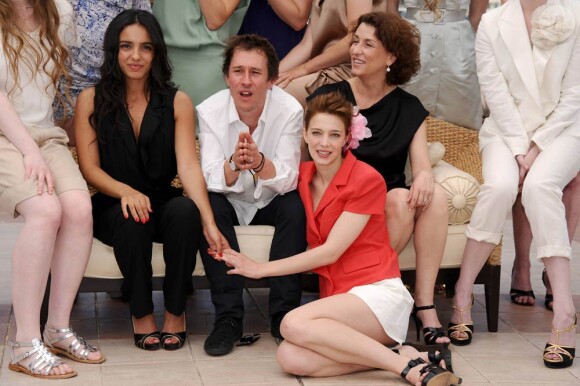 Hafsia Herzi, Bertrand Bonello, Céine Sallette et Noémie Lvovsky à l'occasion du photocall de L'Apollonide - souvenirs de la maison close, présenté dans le cadre du 64e Festival de Cannes, le 16 mai 2011.
