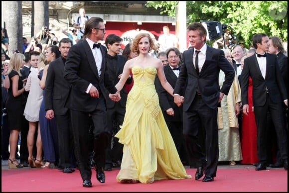 Brad Pitt, Jessica Chastain et Sean Penn à l'occasion de la présentation de The Tree of Life, au 64e Festival de Cannes, le 16 mai 2011.