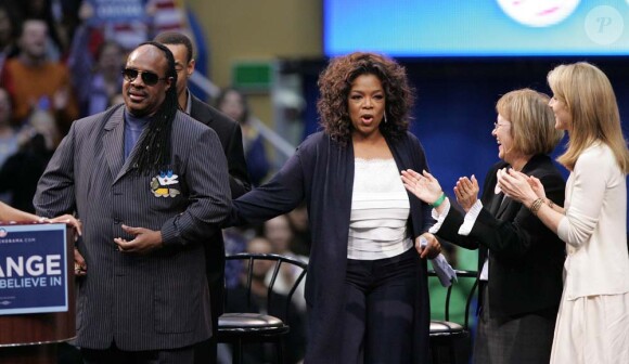 Oprah Winfrey et Stevie Wonder à Los Angeles, le 3 février 2008.