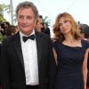 Florence Pernelle et son compagnon Patrick Rotman lors de la montée des marches du film La Piel que habito de Pedro Almodovar en compétition pour la palme d'or lors du 64e Festival de Cannes le jeudi 19 mai 2011
