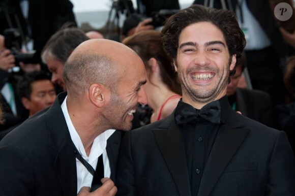 Tahar Rahim lors de la montée des marches du film La Piel que habito de Pedro Almodovar en compétition pour la palme d'or lors du 64e Festival de Cannes le jeudi 19 mai 2011