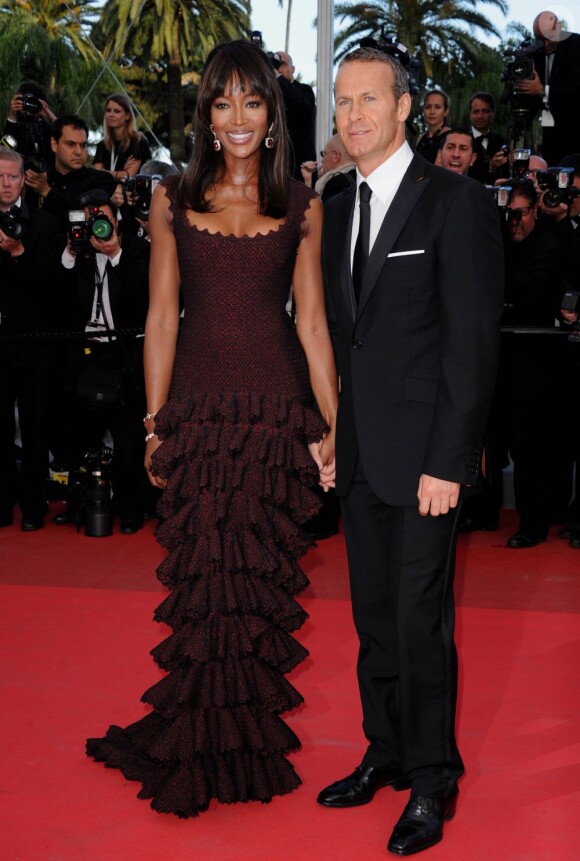 La sublime Naomi Campbell, accompagnée de son millionnaire Vladimir Doronin, a illuminé Cannes de sa grâce le 17 mai 2011, pour la première du film The Beaver.