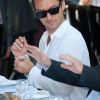 Robert de Niro et Jude Law ont bien déjeuné vendredi 20 mai avec un aïoli exécuté dans la tradition !