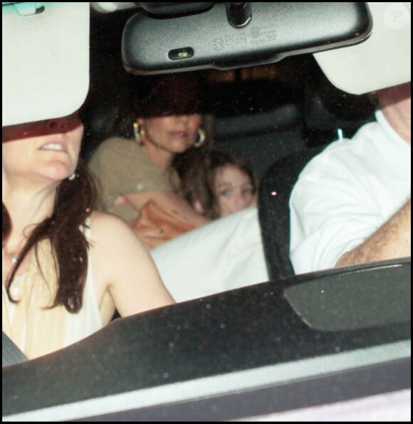 Tom Cruise a passé une délicieuse soirée avec les deux femmes de sa vie, Kate et Suri. Miami, 16 mai 2011