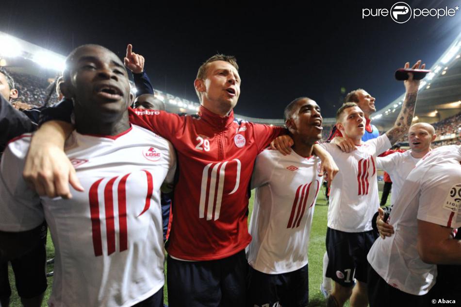 Fanion Finale Coupe De France 2010/2011 - PSG Vs Lille LOSC - Club Français