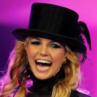 Britney Spears: Rejetée par Kellan Lutz, elle s'offre un mâle encore plus sexy !