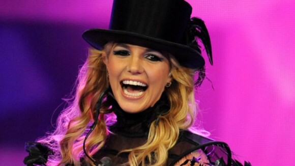 Britney Spears: Rejetée par Kellan Lutz, elle s'offre un mâle encore plus sexy !