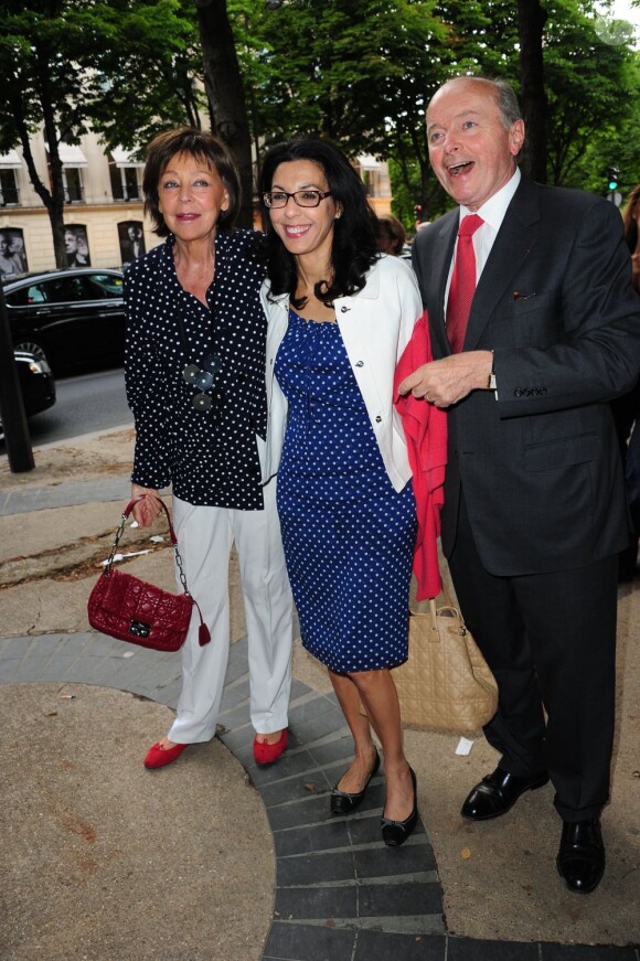 Jacques Toubon et son épouse arrivent à la à la cinquième fête annuelle de la Fondation Culture et Diversité, présidée par Marc Ladreit de Lacharrière au Théâtre du Rond Point à Paris le 30 mai 2011