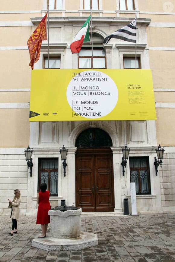 Vernissage de l'exposition 'Il Mondo Vi Appartiene', au Palais Grassi à Venise, le 1er juin 2011.