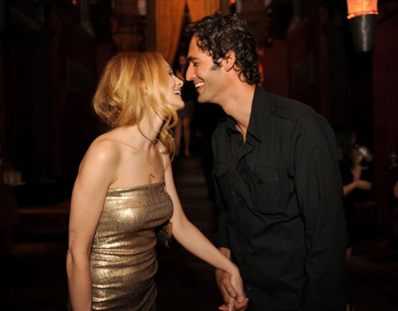 Heather Graham et son amoureux Jason Silva lors de la soirée de présentation de la série télévisée Kimchi Chronicles à New York le 1er juin 2011