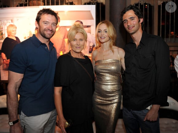 Hugh Jackman, Deborra-Lee Furness, Heather Graham et Jason Silva lors de la soirée de présentation de la série télévisée Kimchi Chronicles à New York le 1er juin 2011