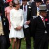 Le prince William et sa femme Catherine, duchesse de Cambridge (photo : au derby d'Epsom, le 4 juin 2011), emménageront temporairement au palais de Kensington lors du second semestre 2011.