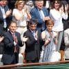 Le 5 juin 2011, pour la finale de Roland-Garros, les peopolitiques s'étaient déplacés : outre le couple de jeunes mariés Eric et Yasmine Besson, Bertrand Delanoë et Chantal Jouanno étaient présents.