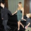 Malgré les rumeurs d'infidélité de son fiancé Matt Bellamy, Kate Hudson garde le sourire. Buenos Aires, 1er avril 2011