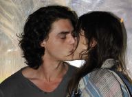 Astrid Berges-Frisbey offre un baiser à son amoureux, un acteur sulfureux !
