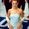 Natalie Portman amorce sa transformation en 1999 et ose les tenues plus féminine sur le red carpet