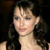 Natalie Portman légèrement plus brune en 2004, véritable femme fatale à la tenue renverssante !