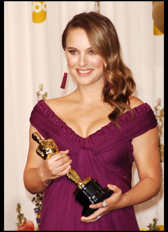 Natalie Portman lors des Oscars 2011 a connu la consécration : elle a remporté l'Oscar de la meilleure actrice pour Black Swan 
