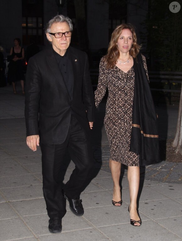 Harvey Keitel et  sa femme à New York le 27 avril 2011