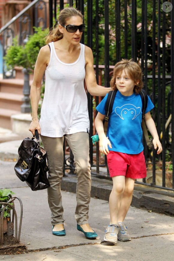 Sarah Jessica Parker profite de son adorable fils James en l'emmenant à l'école à New York le 10 juin 2011