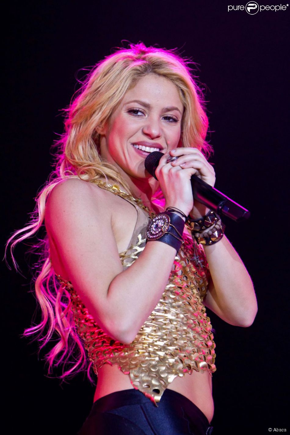 Shakira s&#039;est lancé dans la cosmétique en 2010... Cette année, elle sort sa seconde fragrance, S by Shakira Eau Florale. Nice, 5 juin 2011 