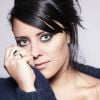 Aurélie Cabrel, fille de Francis Cabrel, présentera en octobre 2011 son premier album, Oserais-je ?, et dévoilera à cette occasion son univers, éloigné de celui de son père.