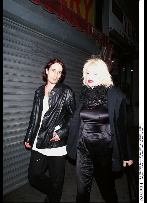 Jeff Buckley et Courtney Love dans les rues de Seattle le 15 juin 1995