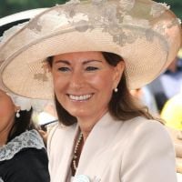 Ascot 2011 : Carole Middleton, la mère de Kate et Pippa, retrouve Elizabeth II