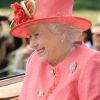 Royal Ascot 2011, jour 3, jeudi 16 juin 2011. Total look rose pour la reine Elizabeth II, qui honore de belle manière la "journée des femmes".
Pour le traditionnel Ladies' Day du jeudi (qui tombait cette année un 16 juin), ces dames ont répondu au rendez-vous.