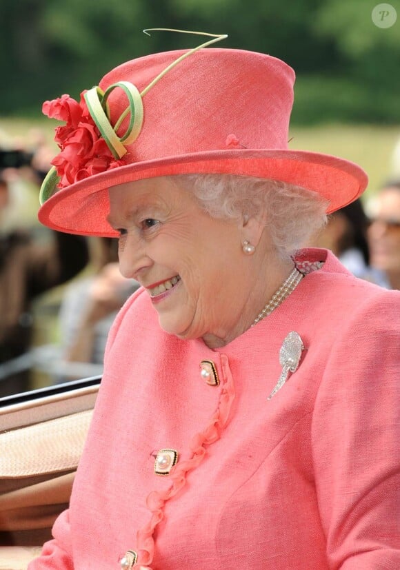 Royal Ascot 2011, jour 3, jeudi 16 juin 2011. Total look rose pour la reine Elizabeth II, qui honore de belle manière la "journée des femmes".
Pour le traditionnel Ladies' Day du jeudi (qui tombait cette année un 16 juin), ces dames ont répondu au rendez-vous.