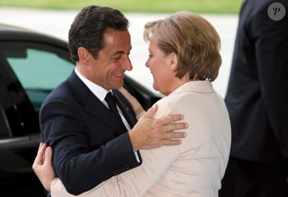 Angela Merkel  et Nicolas Sarkozy... Les retrouvailles sont toujours très fortes ! Ici à Berlin le 16 mai 2007