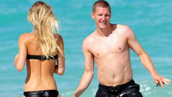 Bastian Schweinsteiger s'éclate avec sa bombe sous le soleil de Miami !