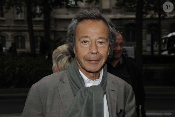 Michou fête son 80e anniversaire au Trianon à Paris, le 20 juin 2011, avec Paul Wermus.