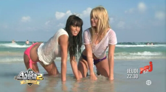Astrid et Caroline prennent la pose dans la bande-annonce du Best of non censuré des Anges de la télé-réalité : Miami Dreams diffusé le jeudi 23 juin à 22h30