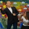 Tom Hanks déchaîné lors de la météo dans l'émission Despierta America sur la chaîne Univison, le 21 juin 2011.